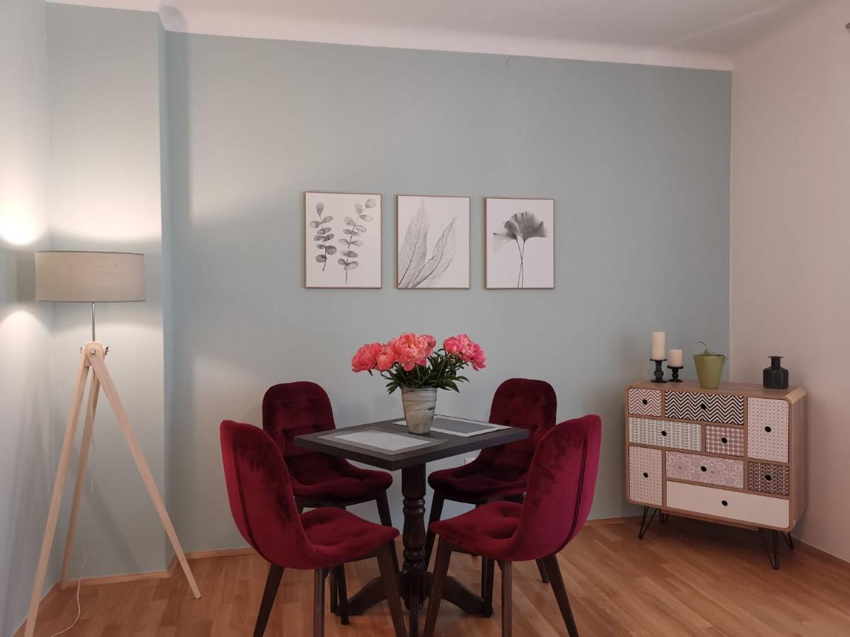 Central Point Apartments Wina Bagian luar foto
